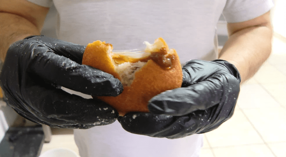 Estos son los buñuelos más famosos por su crocancia y relleno en Medellín