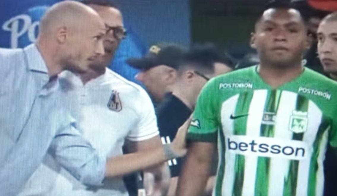 El empate 1-1 entre Deportes Tolima y Atlético Nacional en el partido de ida de la final de la Liga Betplay 2024-II dejó abierta la definición del título, pero también encendió tensiones más allá del marcador. En un duelo que se desarrolló con relativa tranquilidad durante la mayor parte del tiempo, los últimos minutos estuvieron marcados por un fuerte cruce entre Alfredo Morelos, delantero del equipo verdolaga, y David González, técnico del Deportes Tolima.