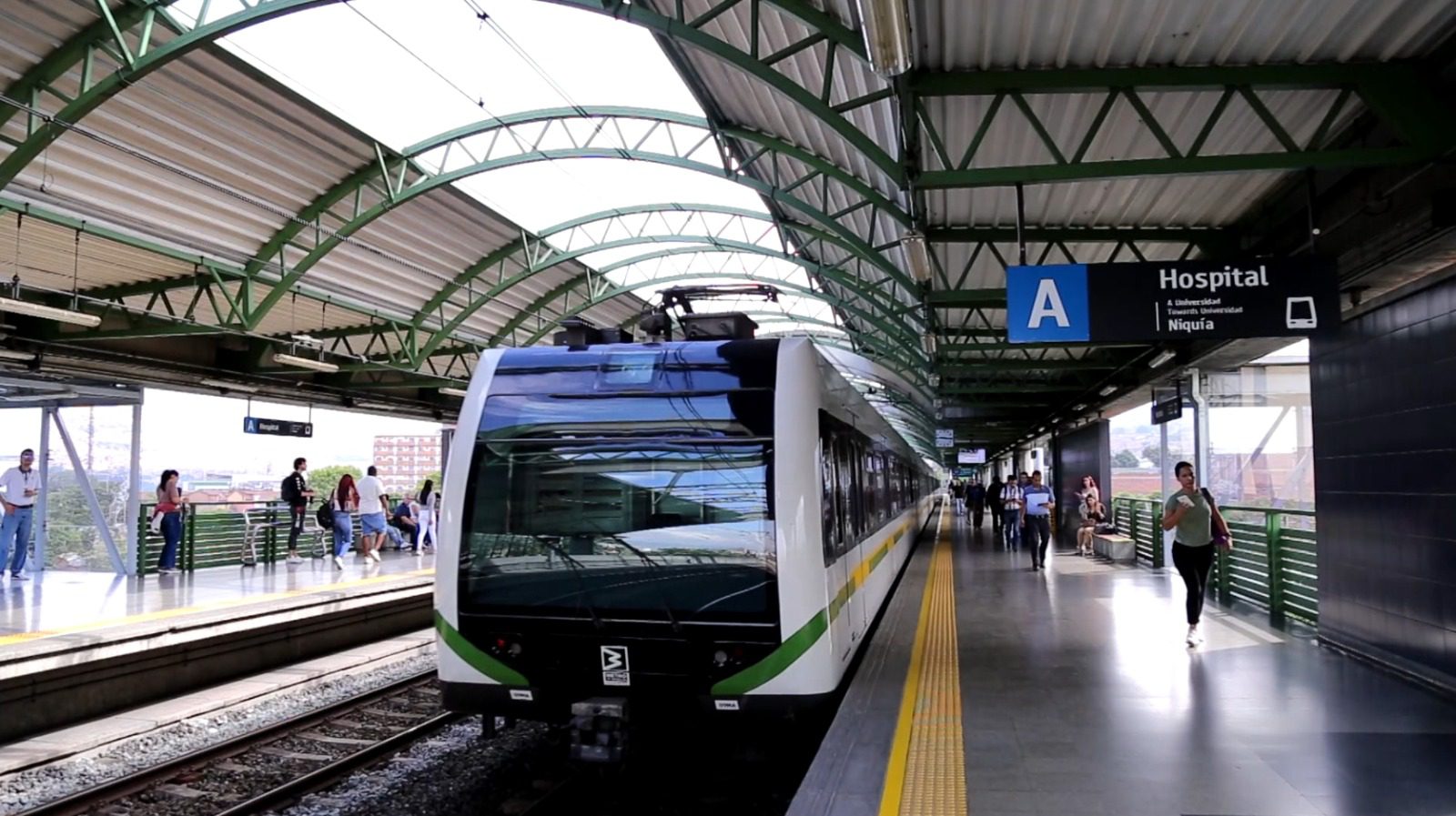 Horarios del Metro: el servicio del Metro finalizará a las 10:00 p.m.. Los últimos trenes saldrán desde la estación San Antonio a esa hora.