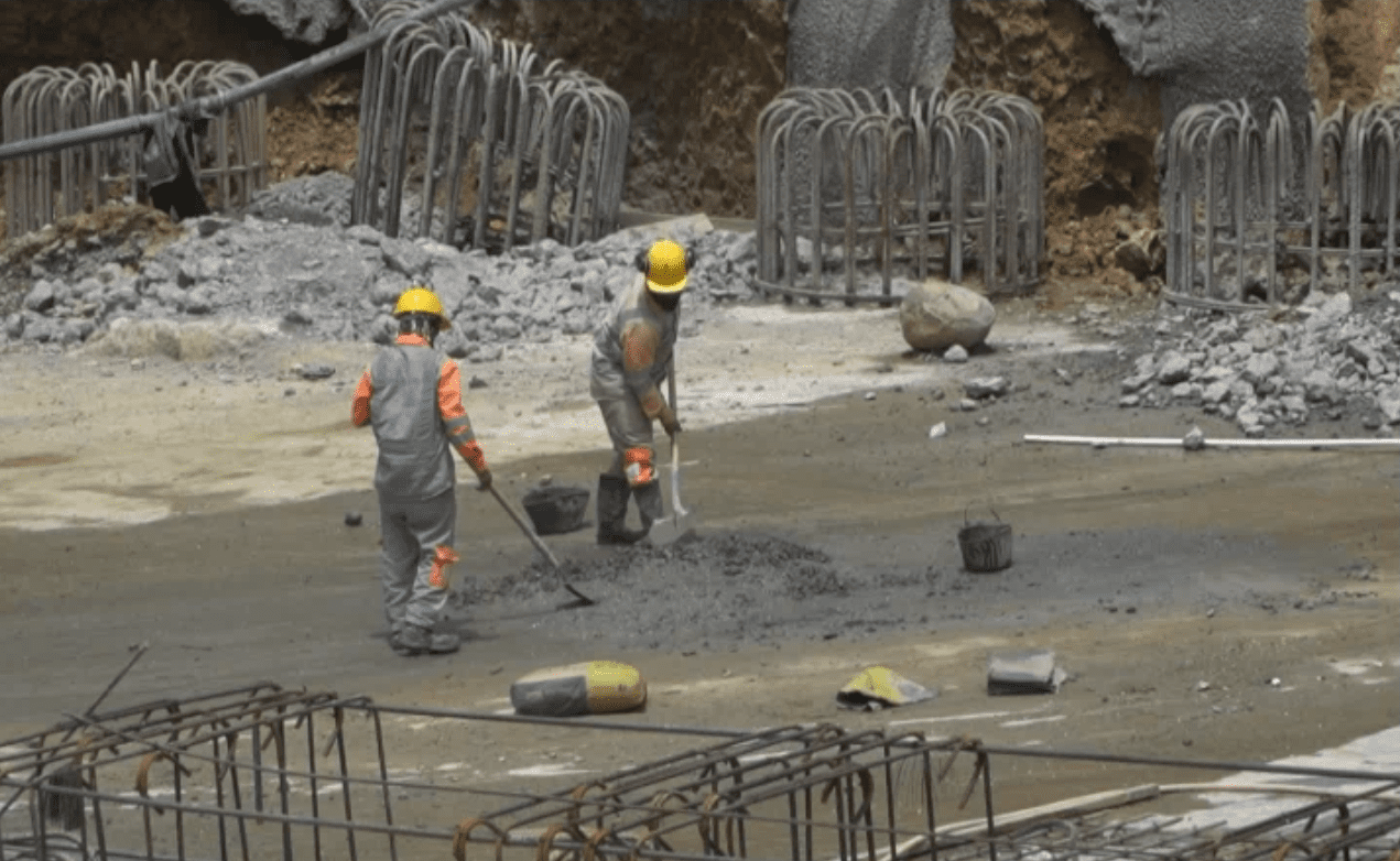 Antioquia pide al Gobierno nacional terminar obras pendientes en vía al suroeste 