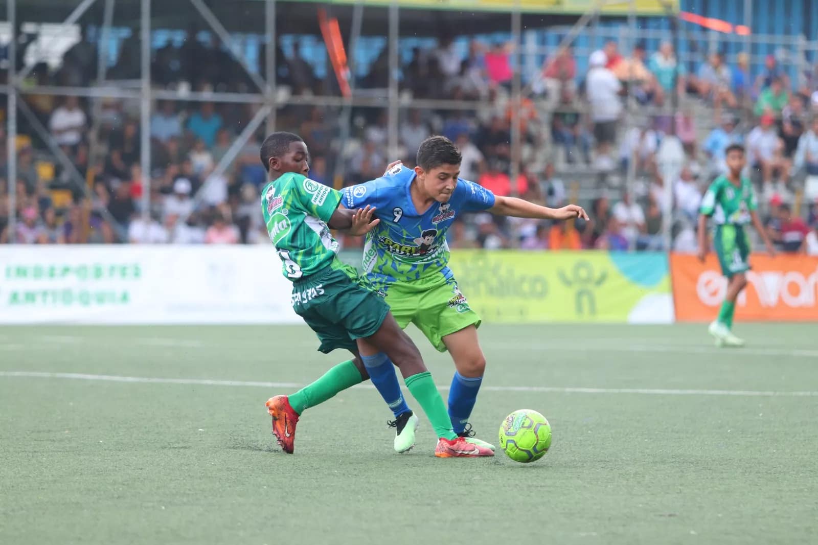 Estamos AL AIRE con el emocionante partido entre El Carmen de Viboral vs. Alianza Urabá (Turbo) en el marco del Babyfútbol 2025. Un evento lleno de pasión deportiva y talento juvenil que reúne a los mejores equipos del país.