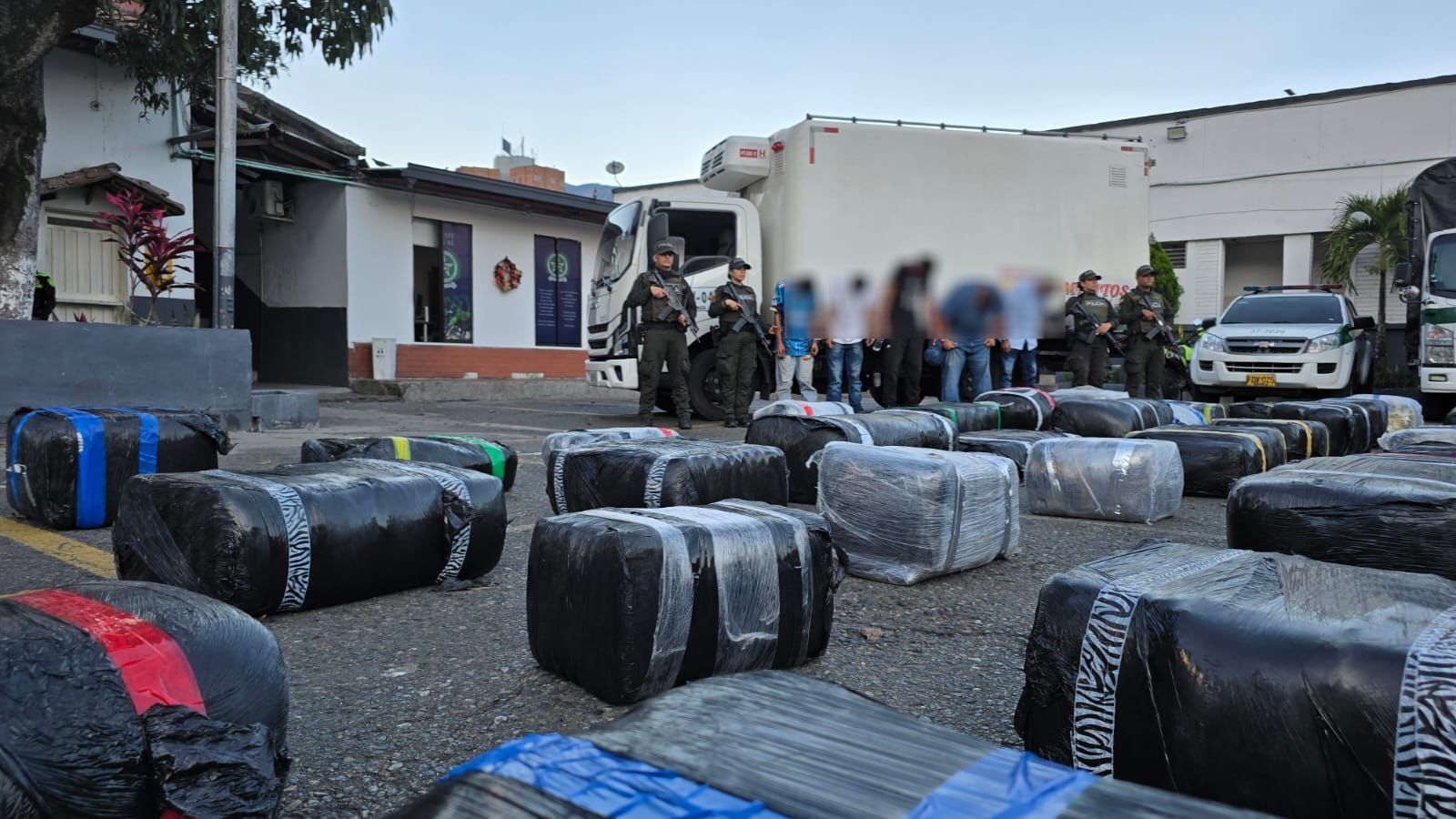 Incautan 3 toneladas de marihuana que sería distribuida en Medellín