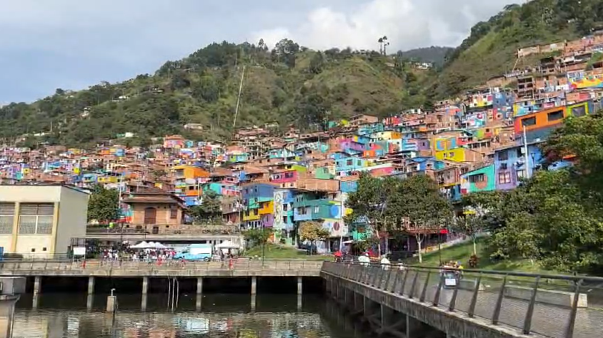 Medellín consolida laboratorios barriales para el mejoramiento de la calidad de vida