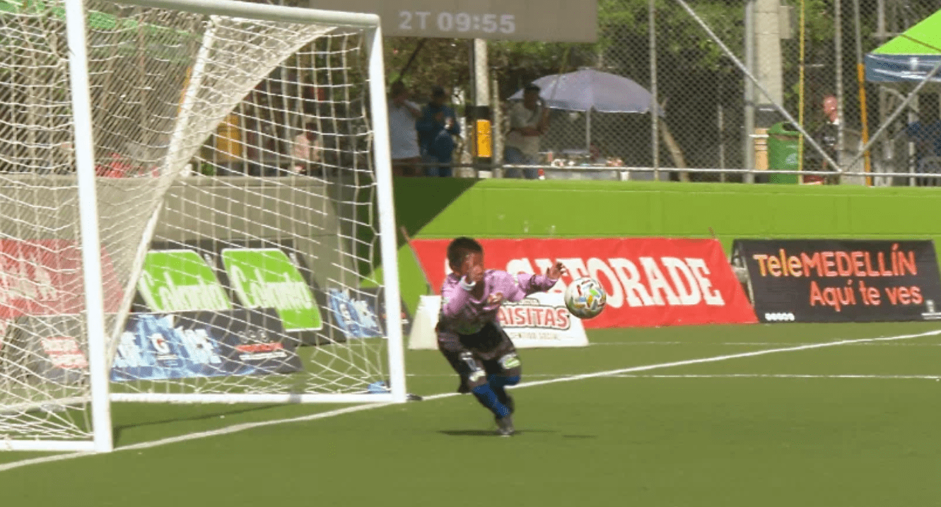 Resguardos indígenas jugaron partido de exhibición en el Babyfútbol