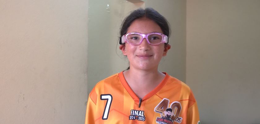 Televidentes del Babyfútbol donaron gafas aptas para competir a una jugadora