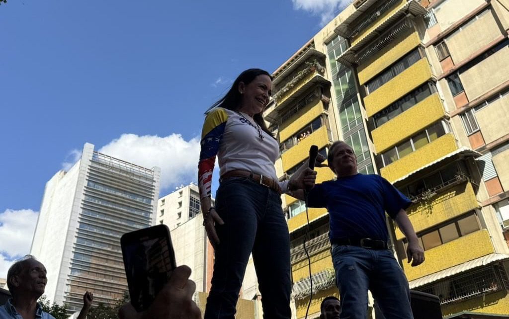 Líder María Corina Machado permanece resguardada por seguridad tras ser retenida