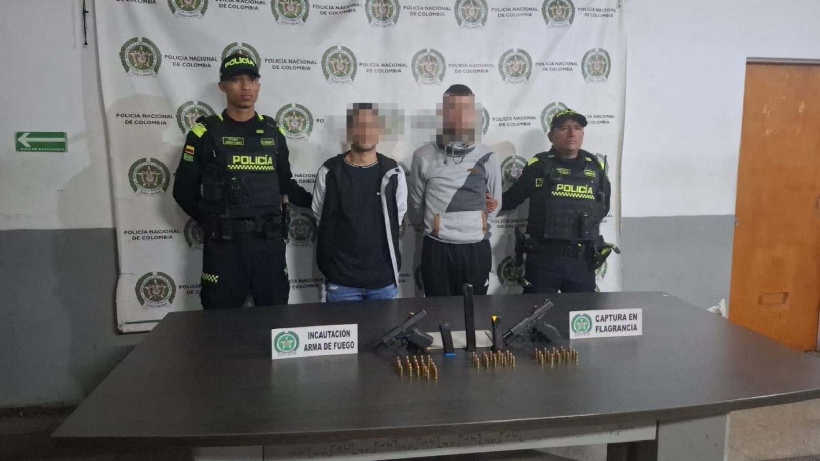 Capturan a dos sujetos que transportaban armas y munición en Medellín