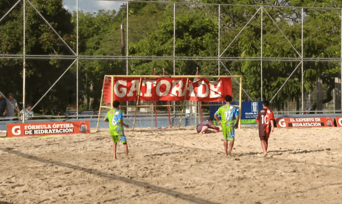 Llegó el turno para el fútbol playa en el Festival de Festivales