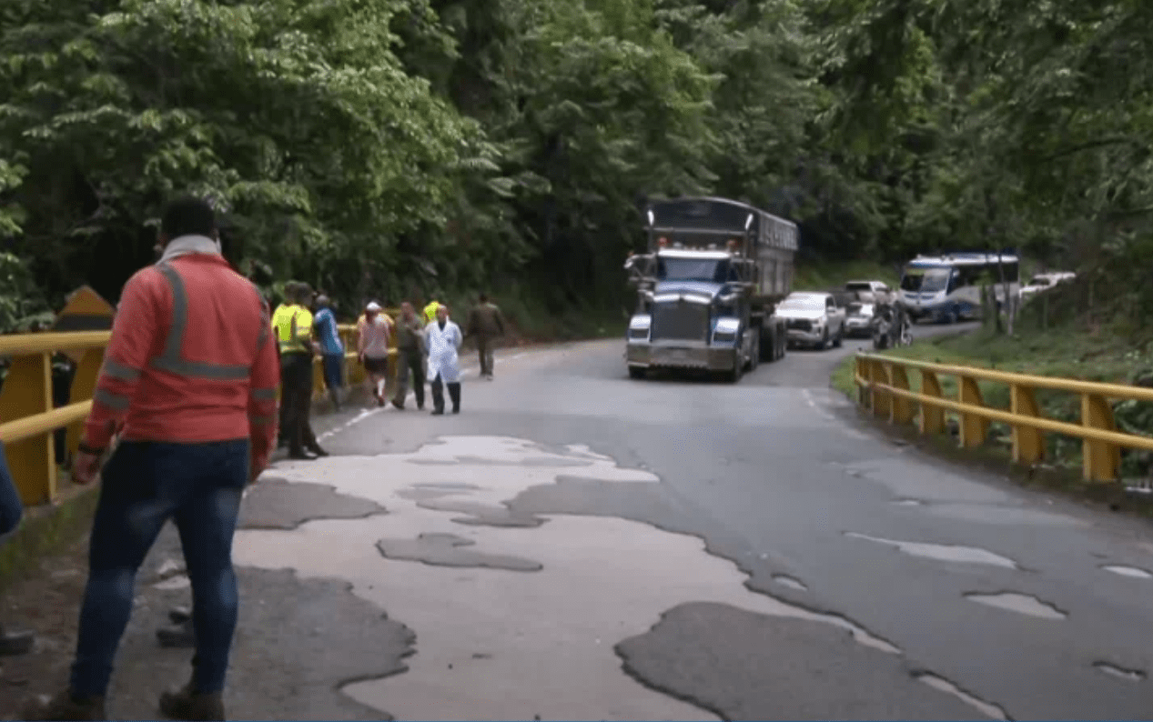 Por mal estado de la vía Medellín-Bogotá hacen llamado a las autoridades