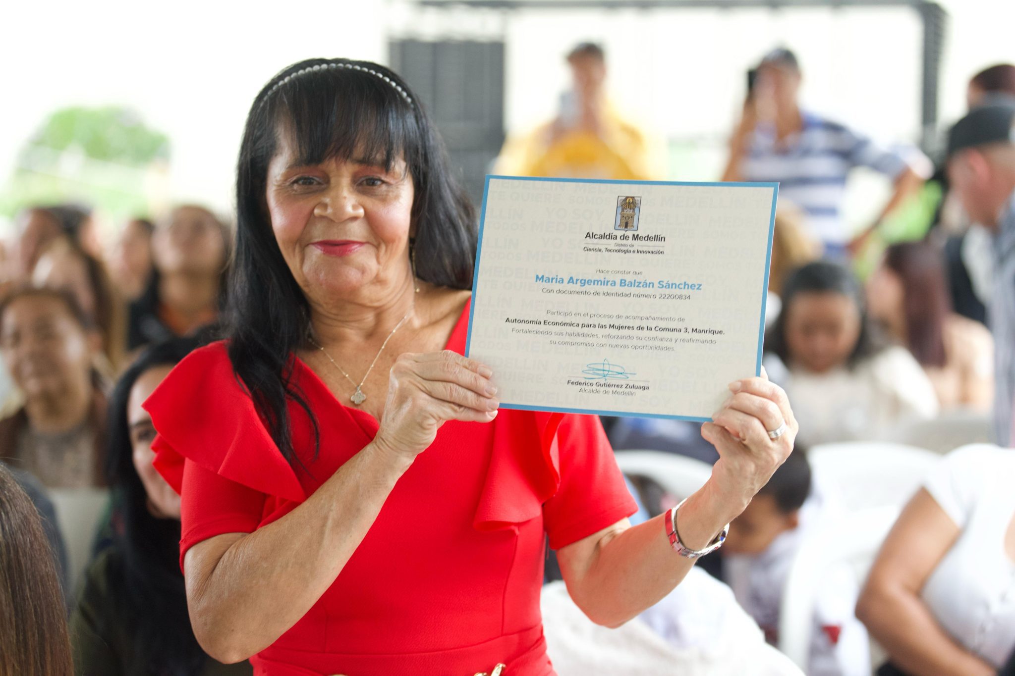 100 mujeres cabeza de hogar fortalecieron sus emprendimientos con apoyo de la Alcaldía