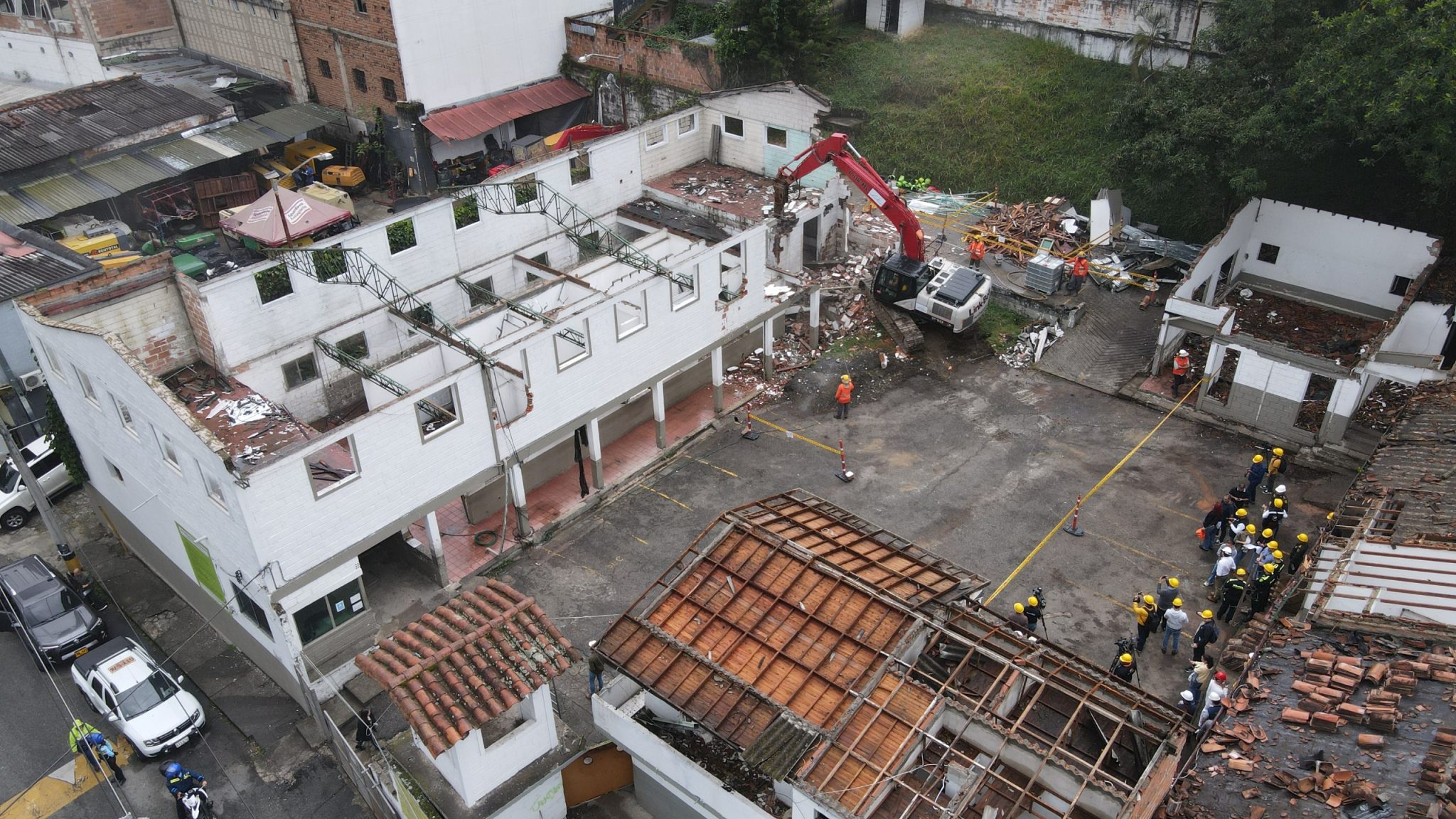 Inicia demolición de estación de Policía de El Poblado para construir nueva edificación