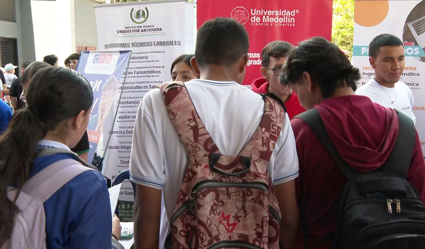 Inició la feria Siguiente Nivel de Sapiencia para estudiantes de grados décimo y once