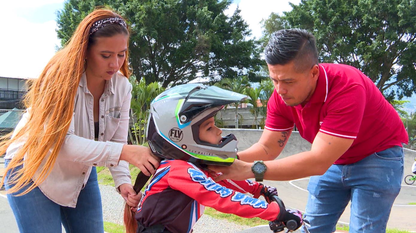 La actual campeona panamericana de BMX y su familia necesitan ayuda para ir al mundial