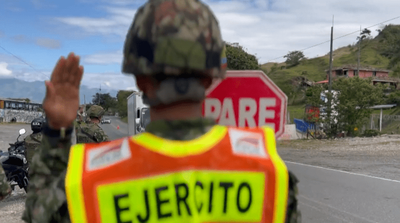 Transportadores piden al gobierno garantizar su seguridad tras quema de bus en Valdivia