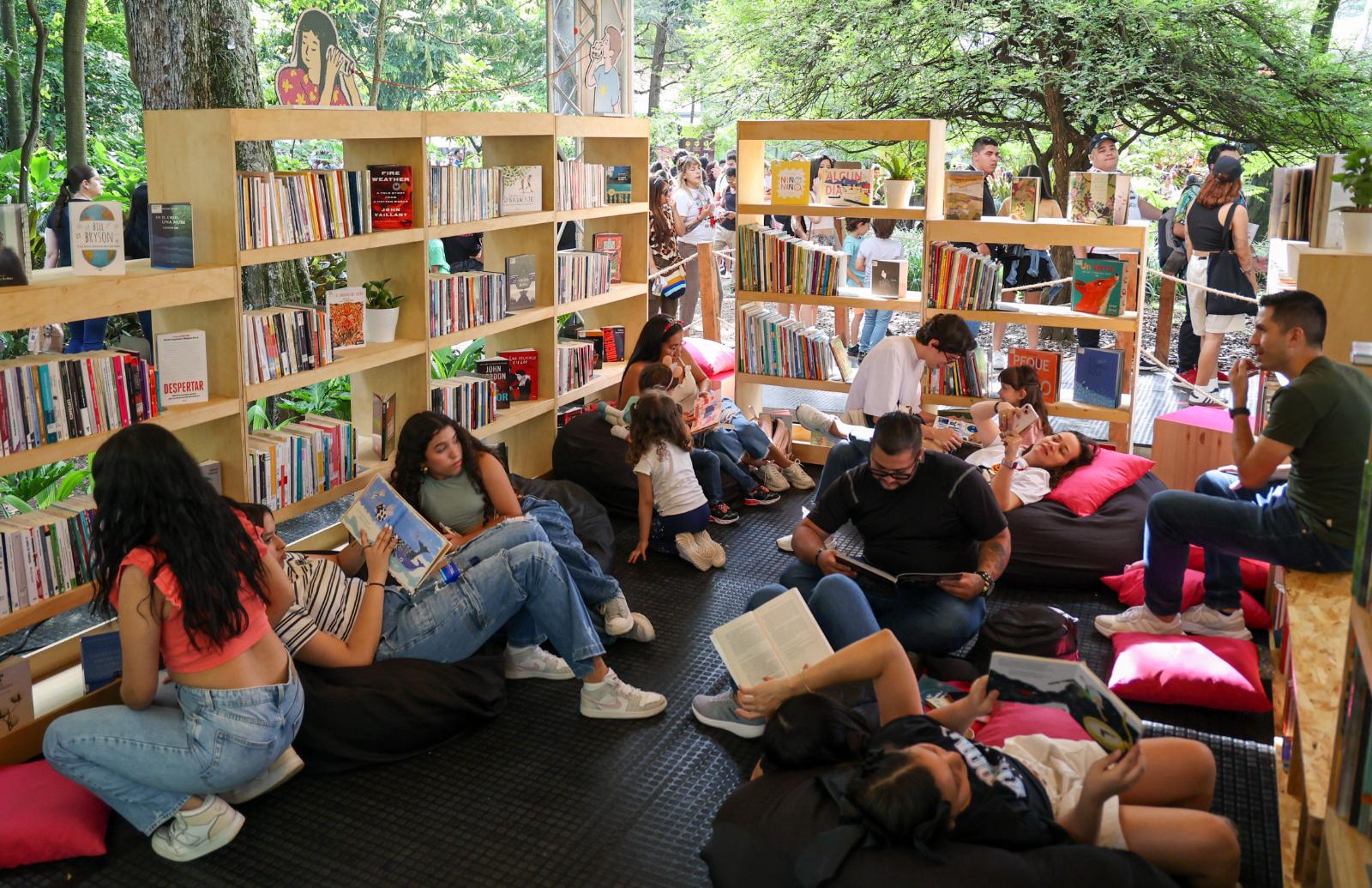 Estos son los libros más vendidos en Colombia durante el 2024