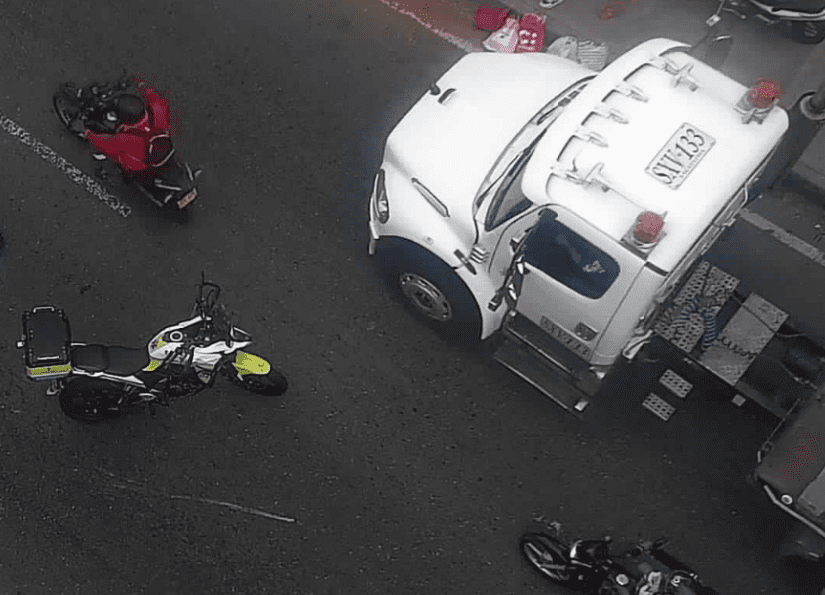 Muere una pareja en fatal accidente en la avenida Paralela