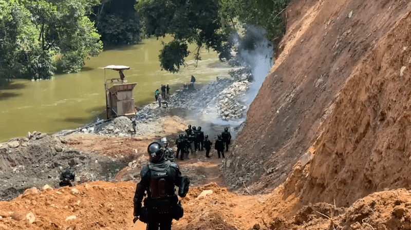 Retiran a mineros que venía afectando represa de Porce