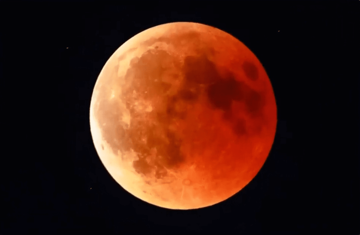 Desde esta hora se verá el eclipse lunar total en Colombia