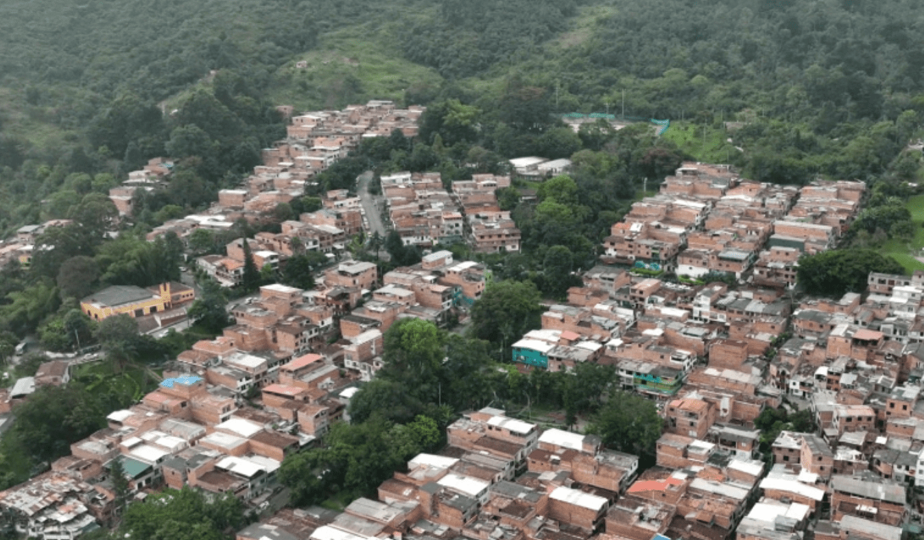 Uno de los fundadores de Caunces de Oriente quería construir una casa y construyó una comunidad