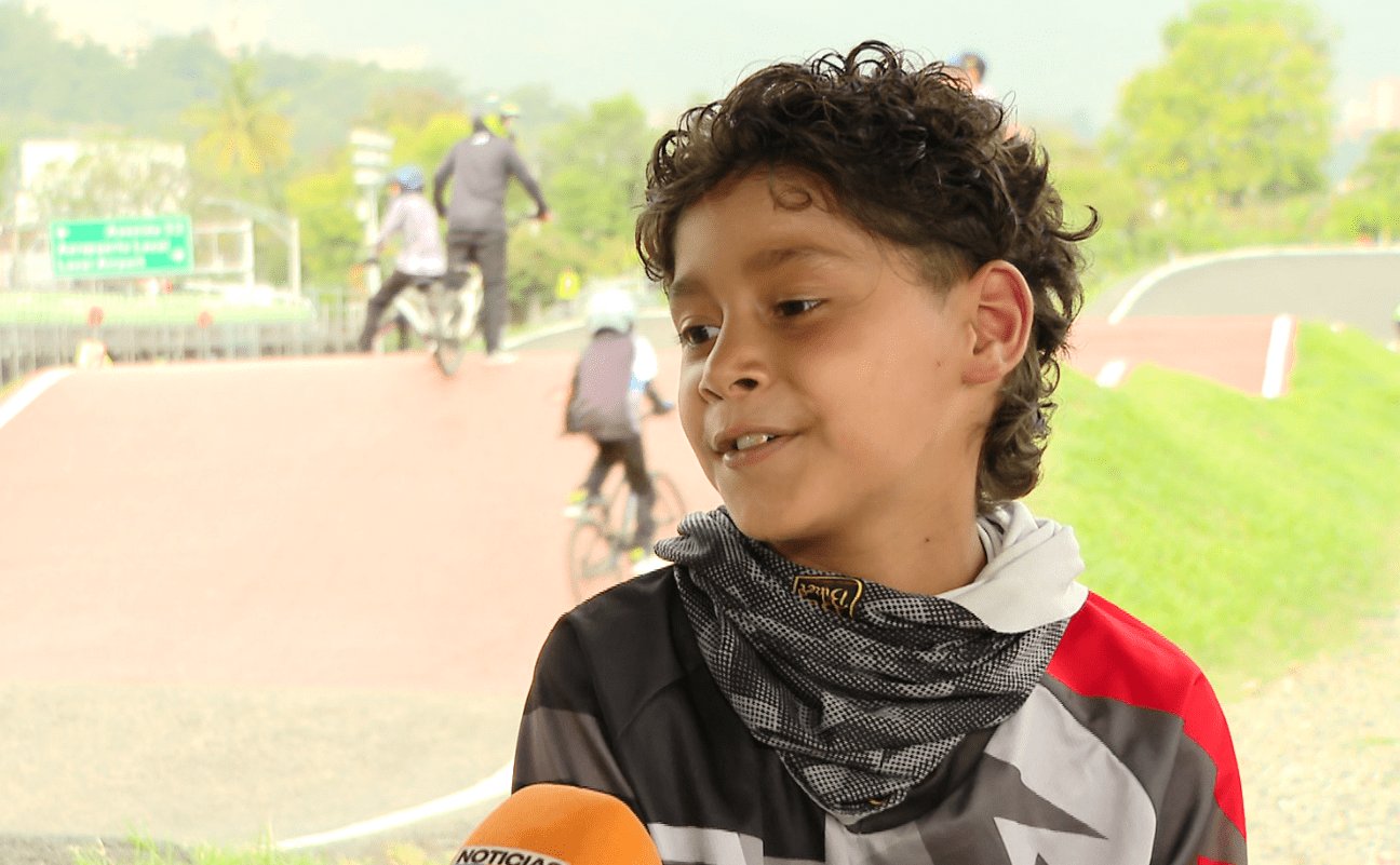 Niño que superó el cáncer luego de 2 años de tratamiento ahora sueña con ser deportista