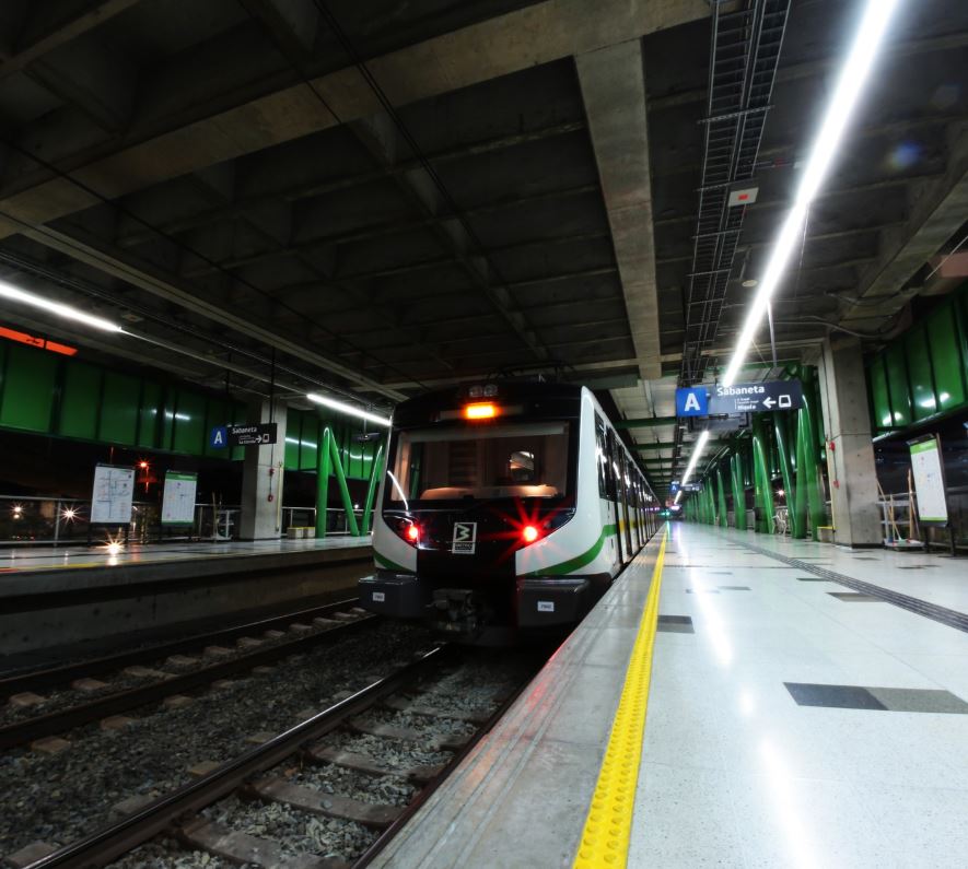 El Metro de Medellín extenderá su horario por el concierto de Maluma este sábado