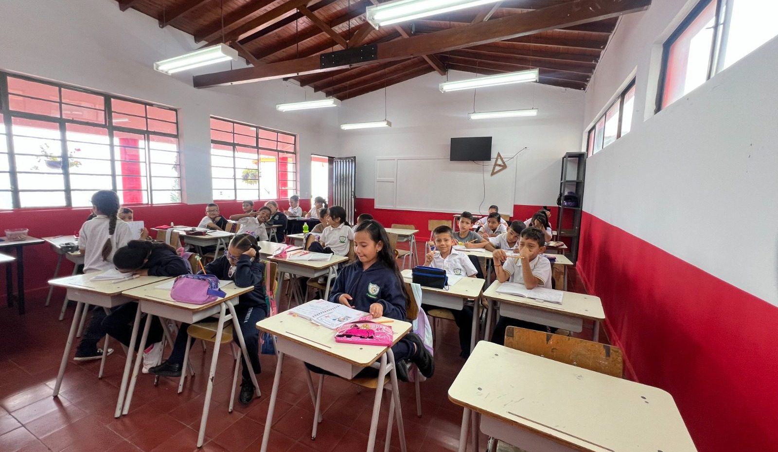 Terminan obras en 8 sedes educativas de corregimiento de Medellín