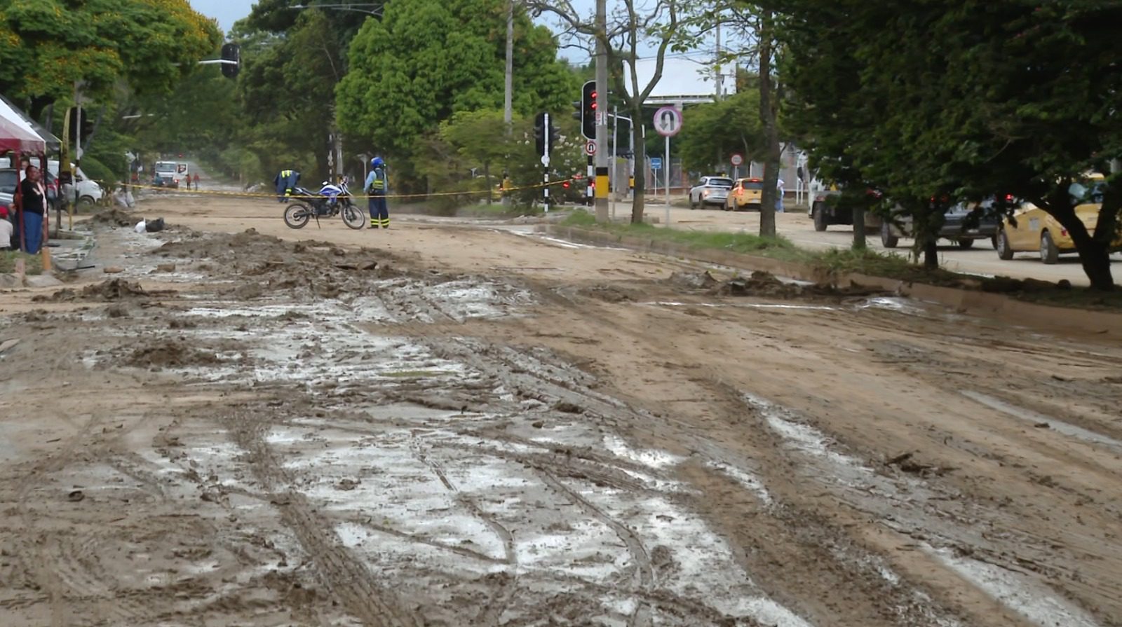 Calle 30 y estación Industriales del Metroplús siguen afectadas por inundaciones