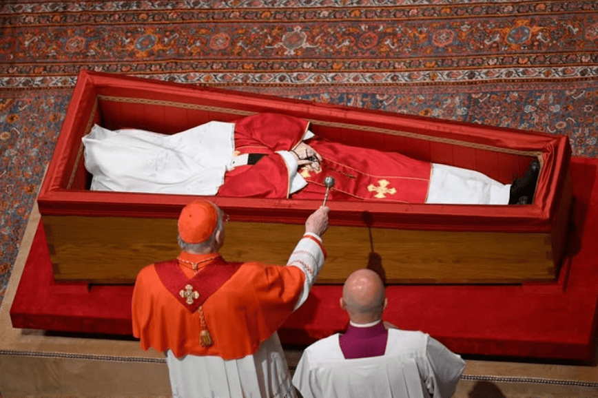 Así fue el rito de la clausura del féretro del papa Francisco