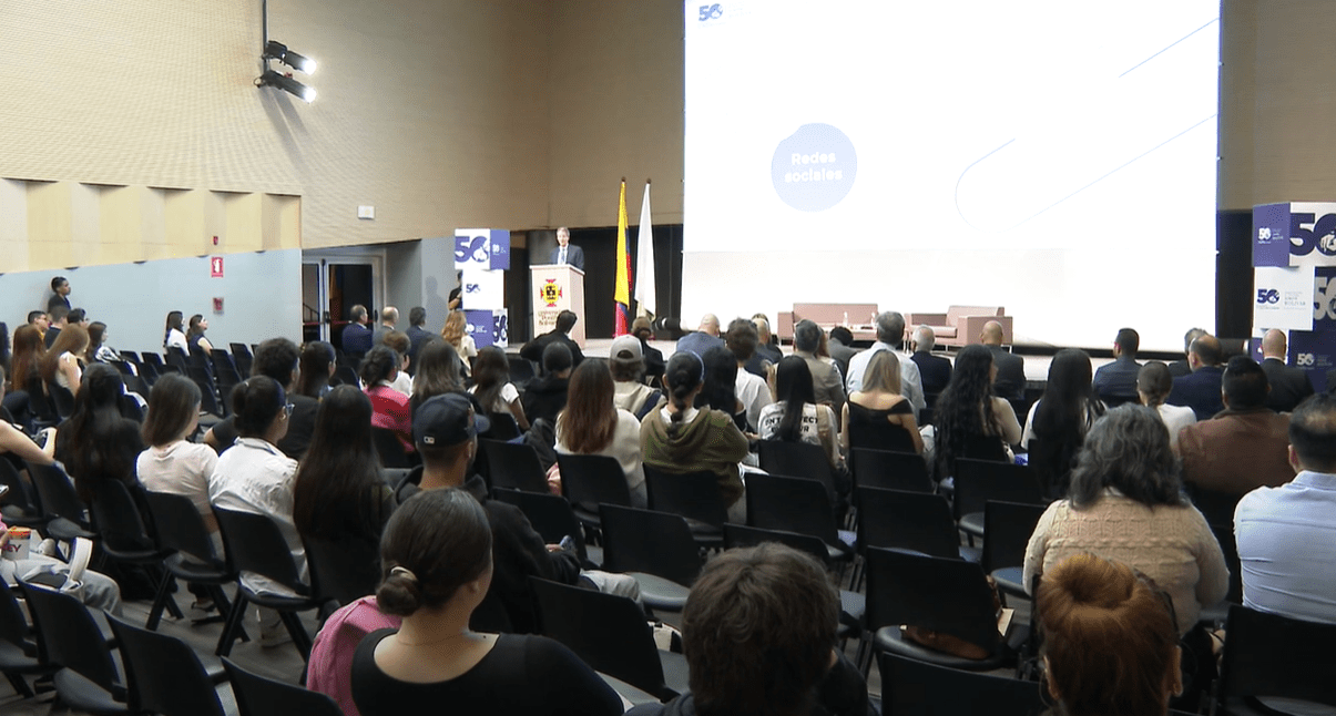 Premio Nacional de Periodismo Simón Bolívar en celebración de los 50 años llegó a Medellín