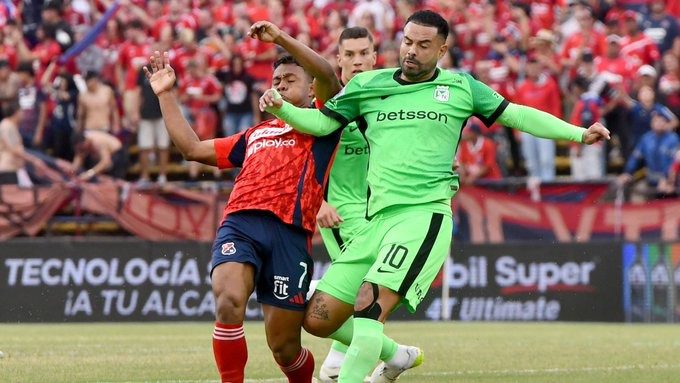 Con 9 jugadores, el DIM le empató el clásico a Atlético Nacional