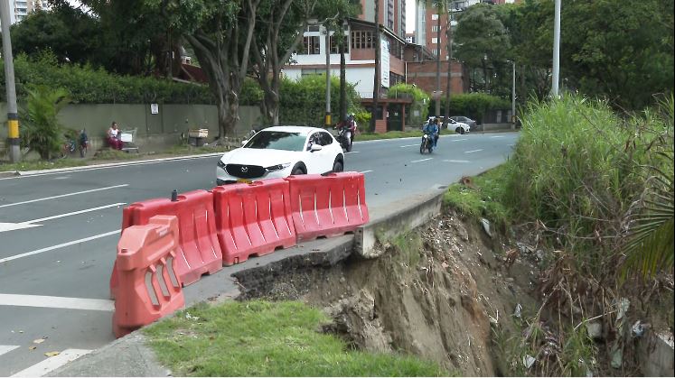 En La Iguaná hubo pérdida de bancada de una calle que dificulta el tránsito de carros