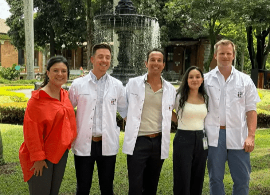 Radiólogo adoptado por holandeses regresó a Medellín luego de 30 años para ayudar