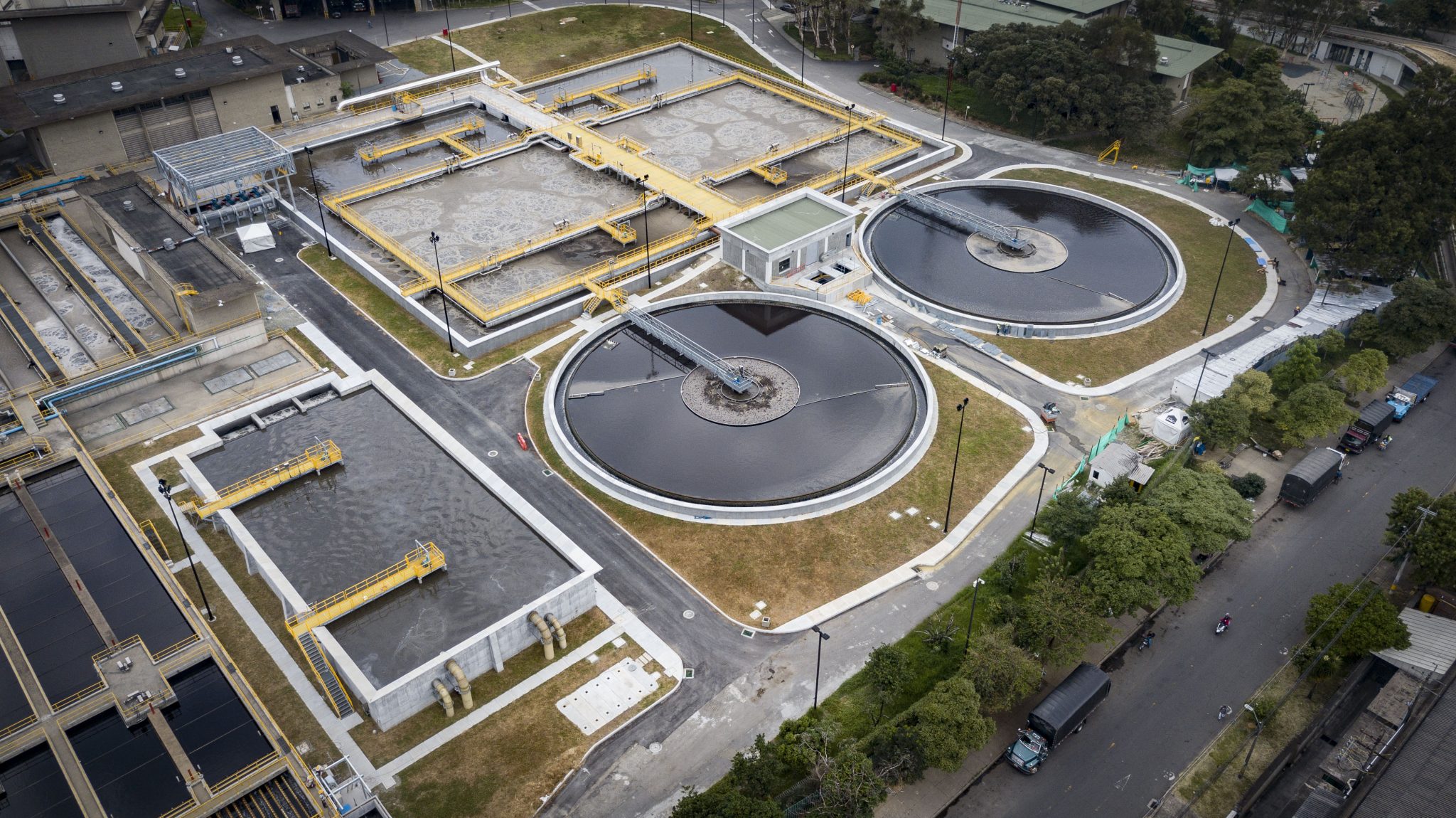 La Planta de Tratamiento de Aguas Residuales San Fernando cumple 25 años transformando el río Aburrá-Medellín 