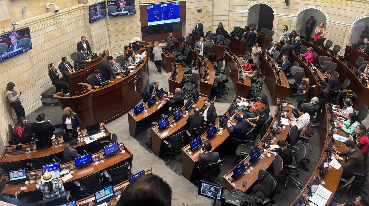 Sector político reaccionó a la radicación de la consulta popular este 1 de mayo