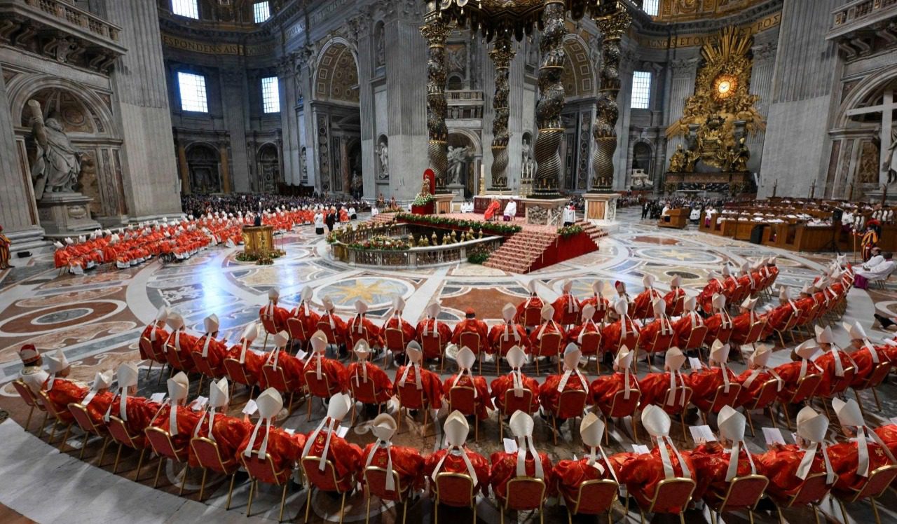 Comenzó el cónclave: solemne eucaristía abrió la jornada para los 133 cardenales