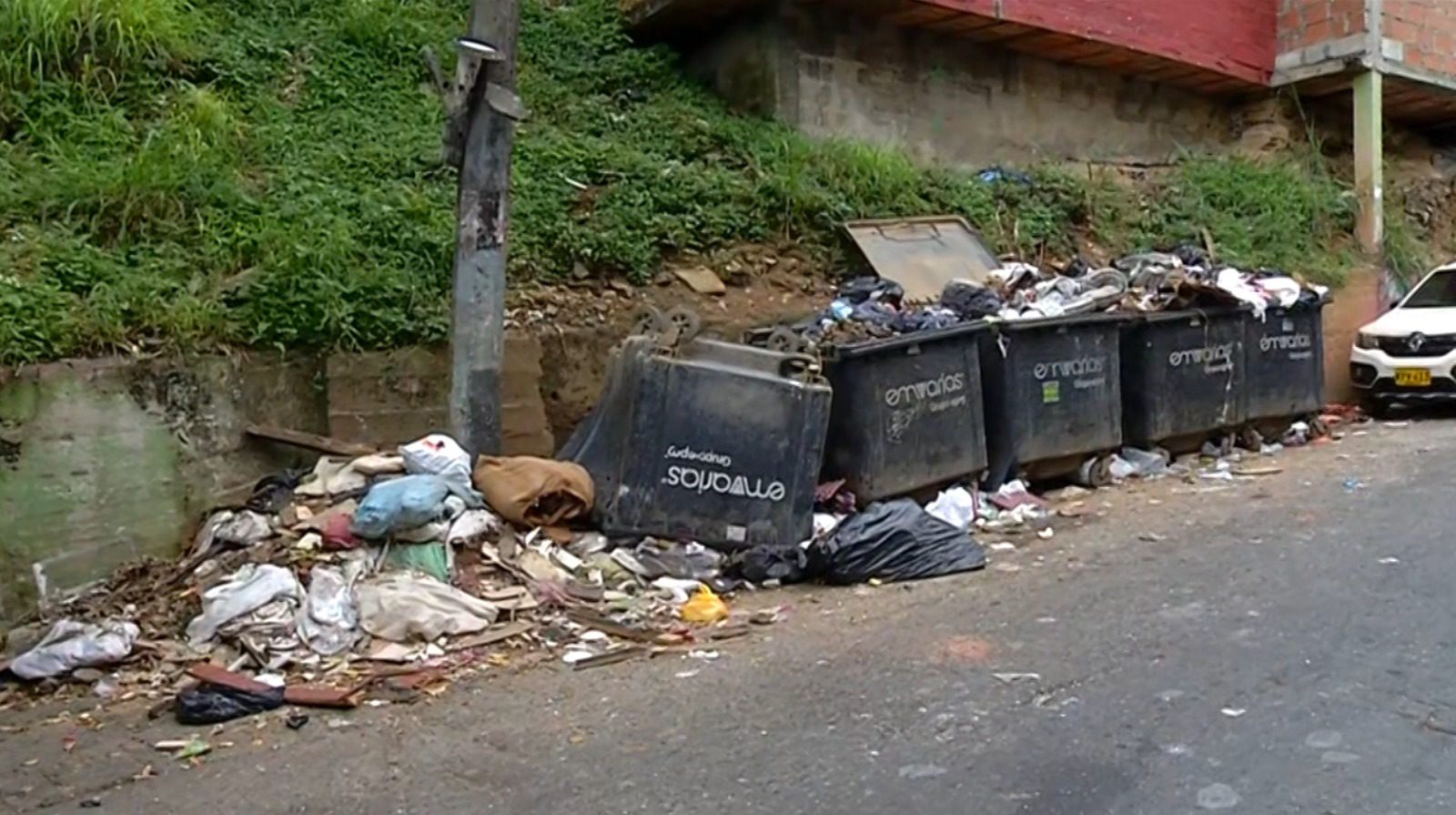 Denuncian exceso de basuras en Caicedo por mala disposición de residuos