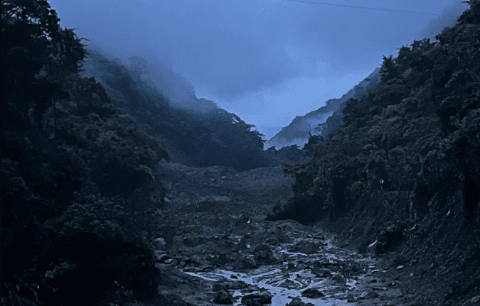 Ordenan evacuación en Peñalisa por movimiento en masa que obstruye el río San Juan