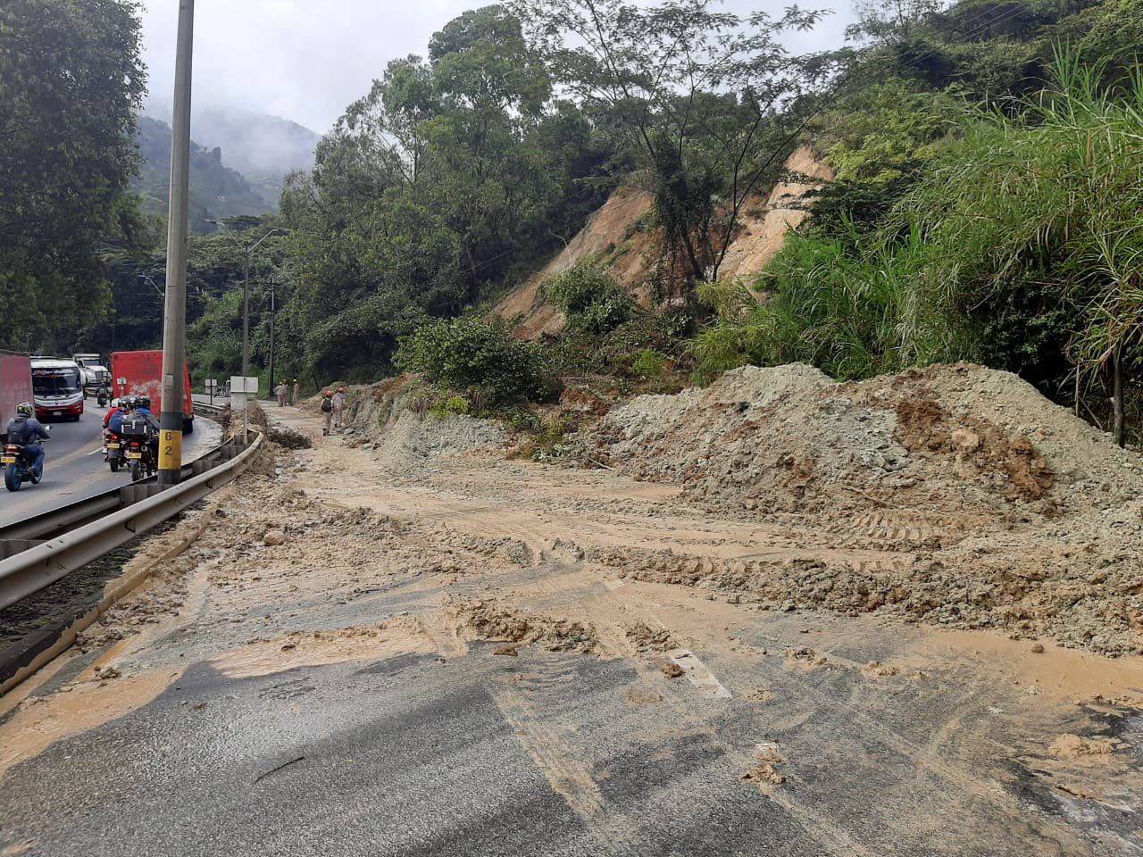 Esta es la situación en las vías de Medellín por lluvias de las últimas horas