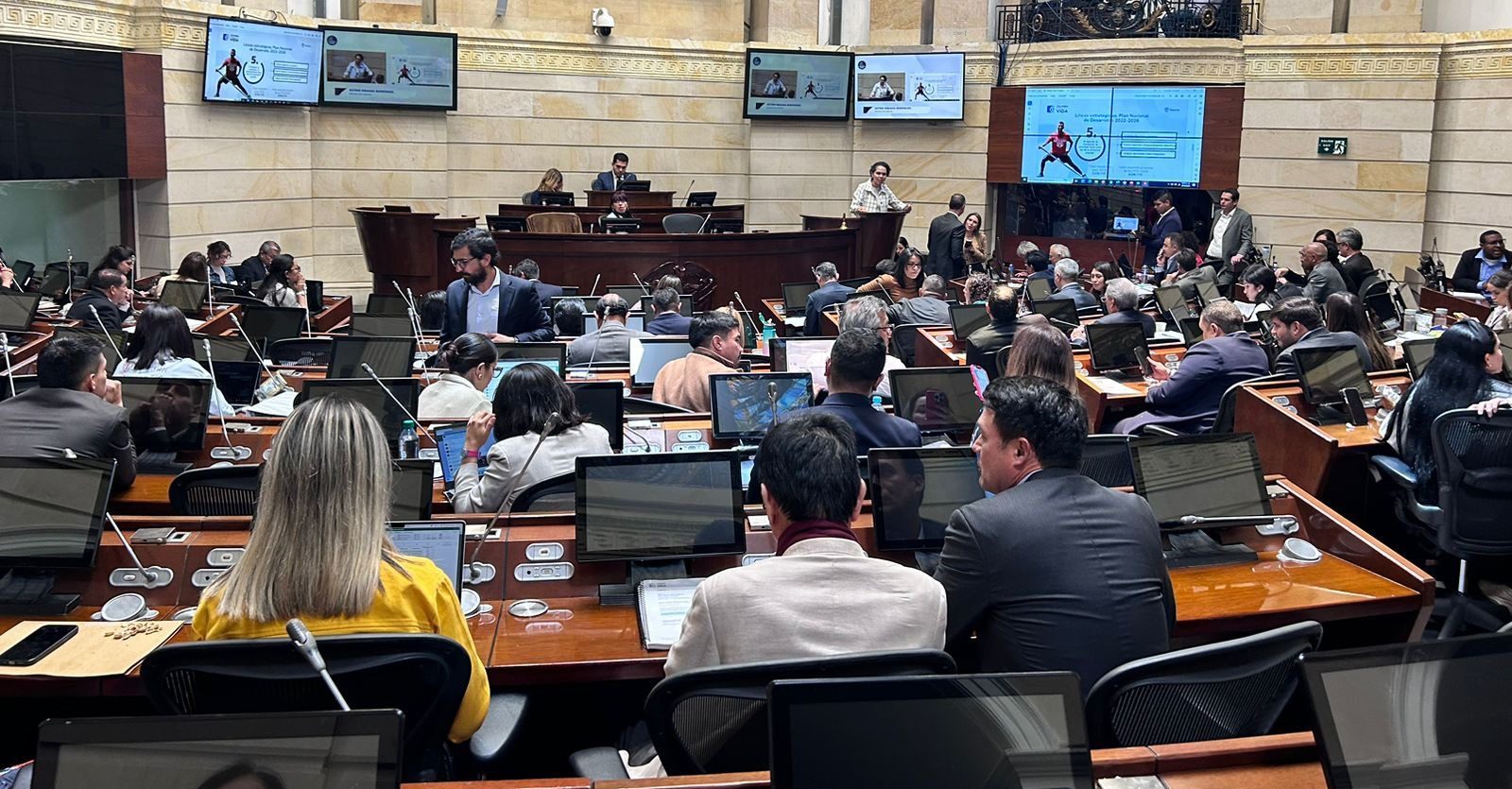 Senado aprobó la reforma laboral y pasará a conciliación