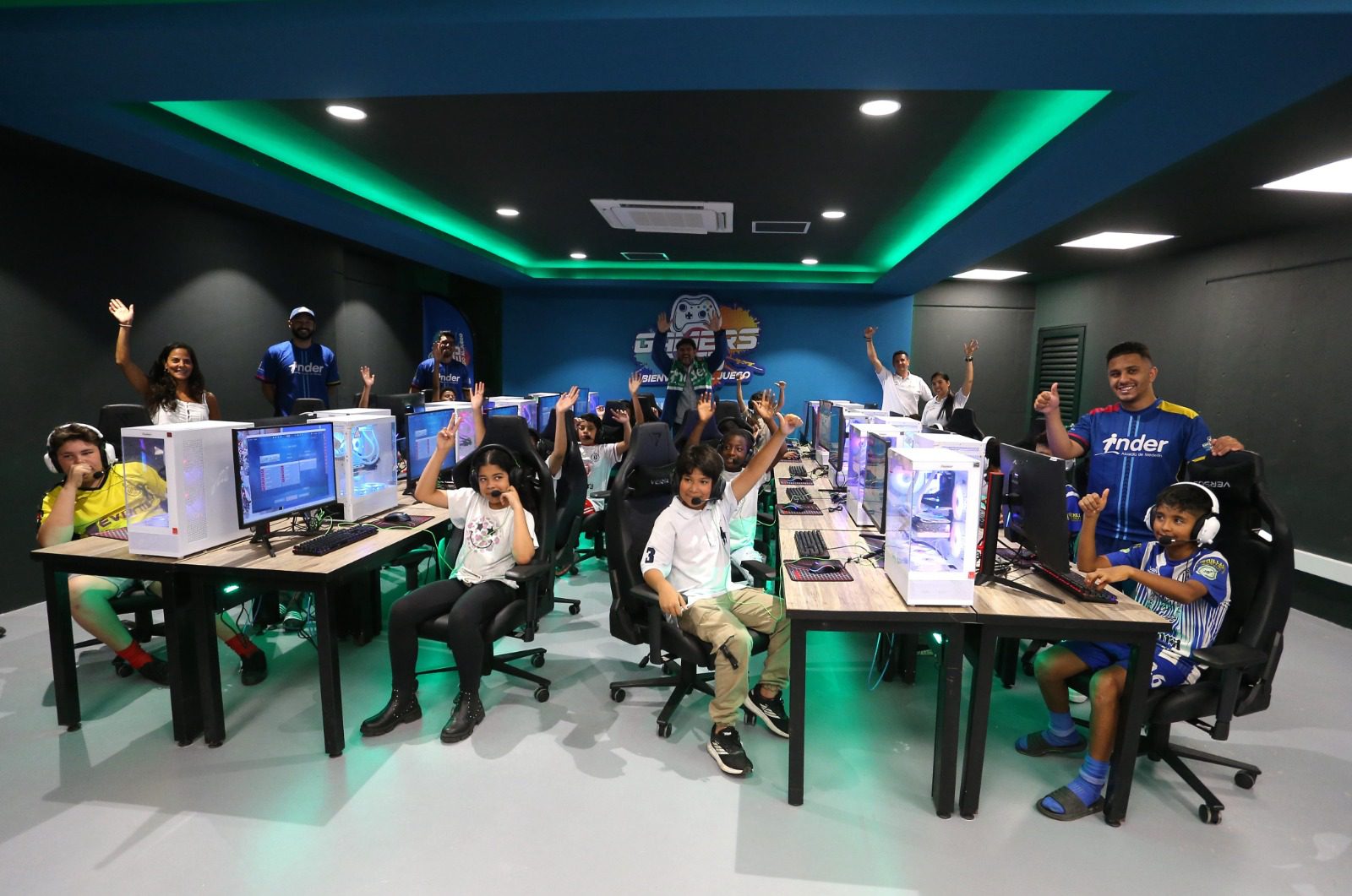 Medellín apuesta por la recreación digital con la inauguración de tres salas Gamers 