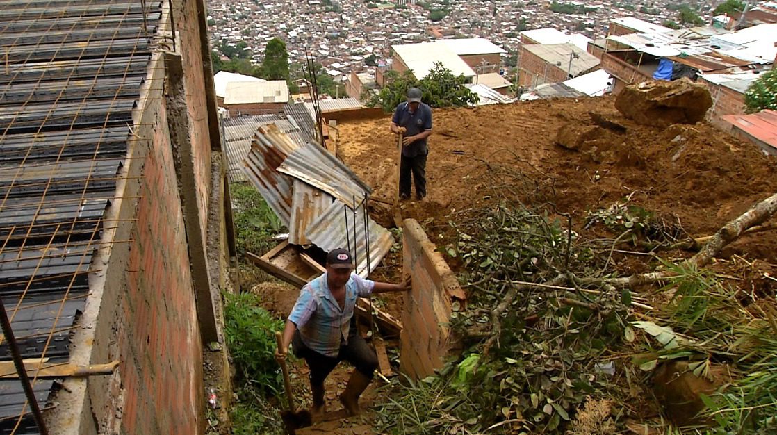 Habitantes de María Cano – Carambolas viven en incertidumbre tras deslizamiento