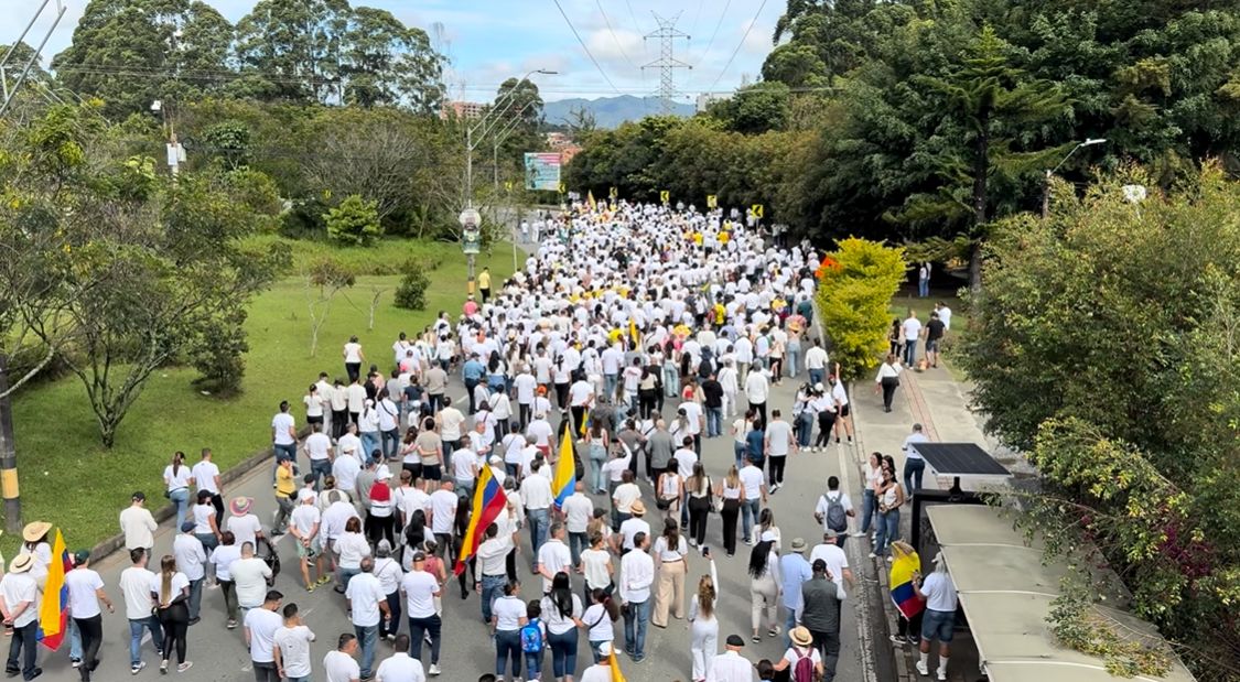 Marcha del Silencio por Miguel Uribe reúne a decenas de personas en Rionegro