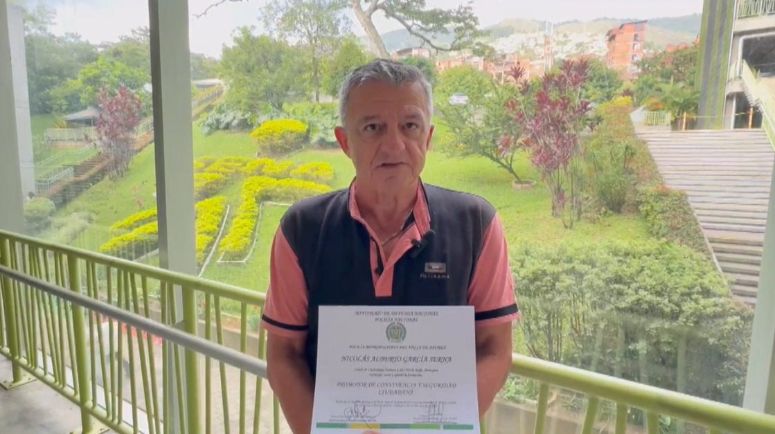 Líderes comunitarios de Medellín se graduaron como promotores de convivencia