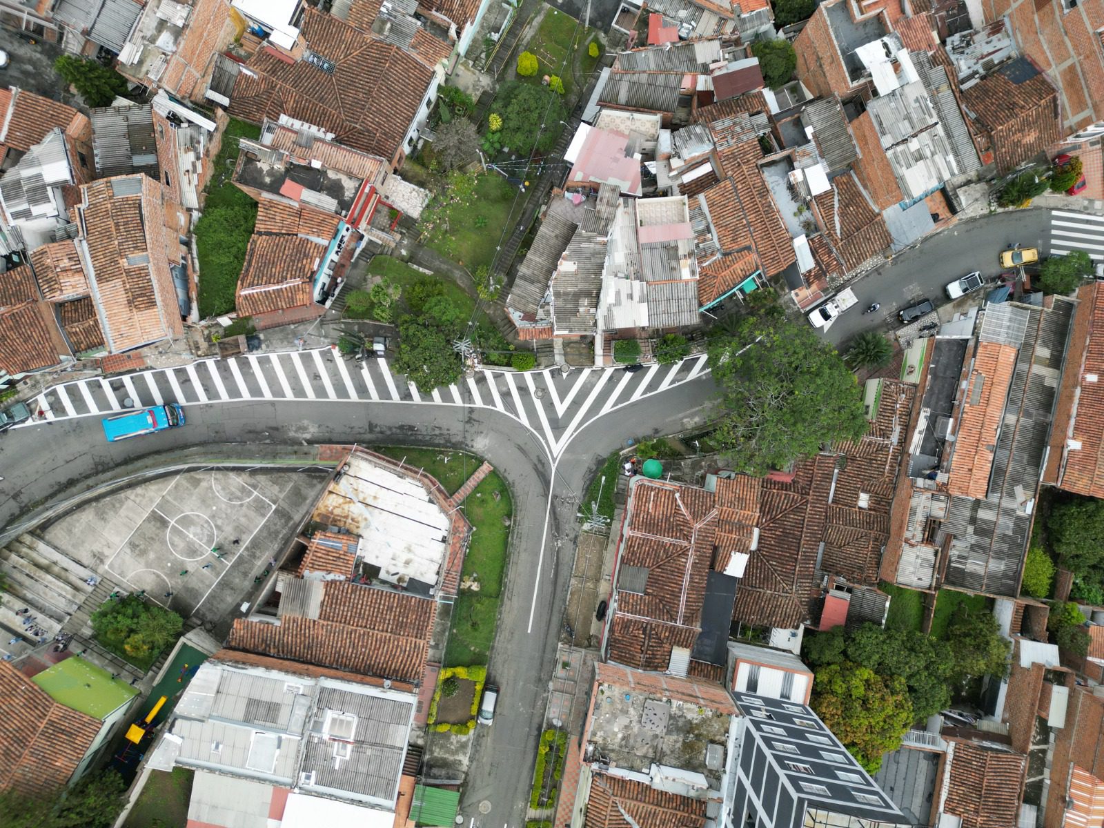 Obras de señalización y vías unidireccionales benefician a los habitantes en la comuna 9-Buenos Aires