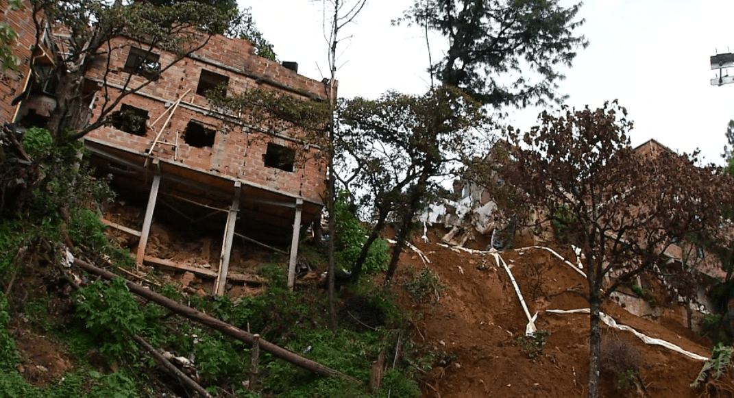 Autoridades hacen llamado a acatar recomendaciones de evacuación en Villatina