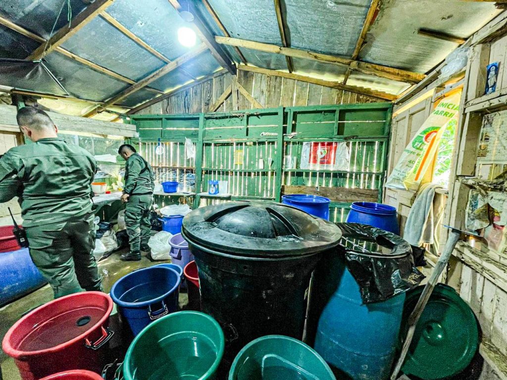 Desmantelan laboratorio para producir cocaína del Clan del Golfo en Copacabana