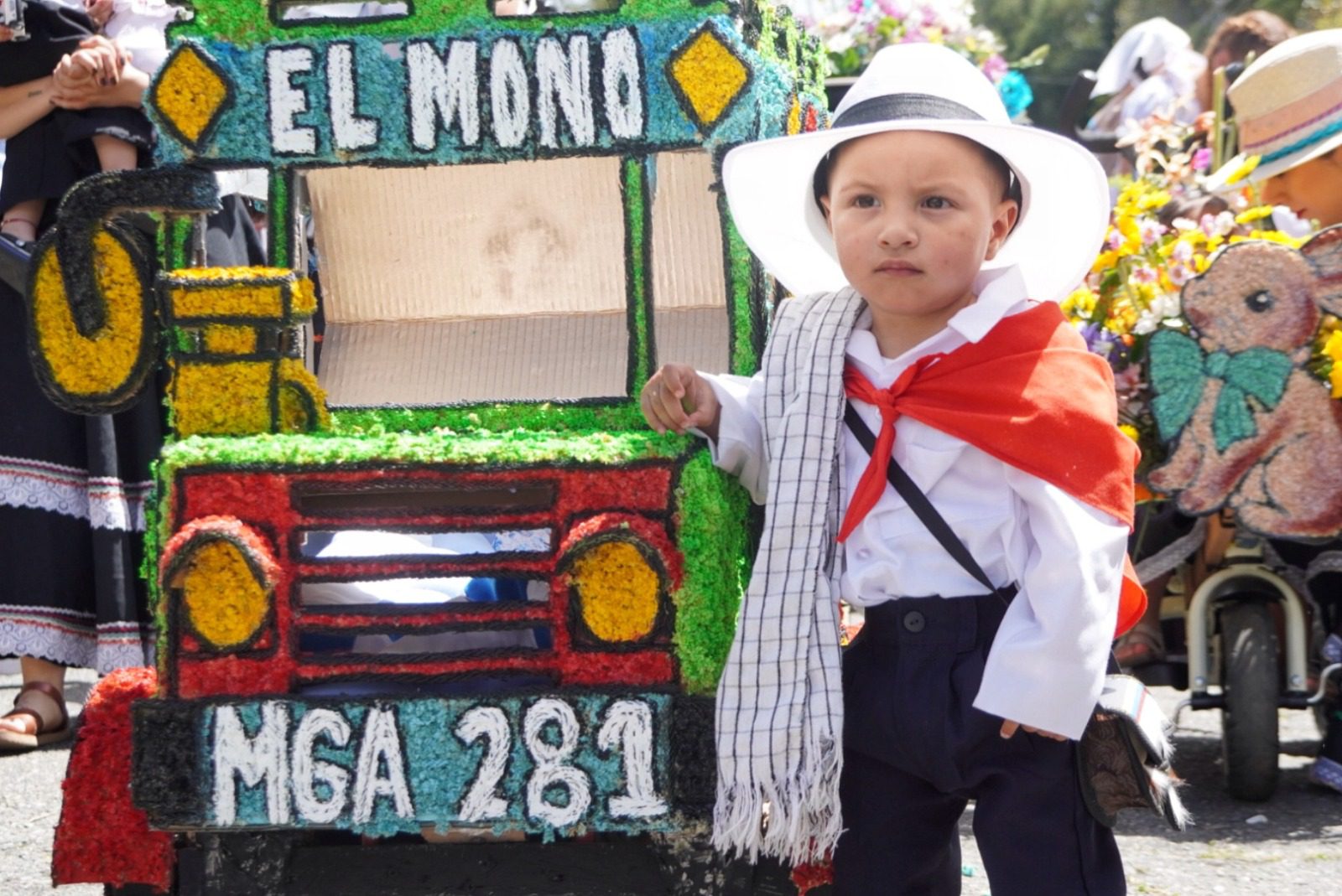 Santa Elena se llena de flores y tradición con el Desfile de Silleteritos, antesala de la feria 2025