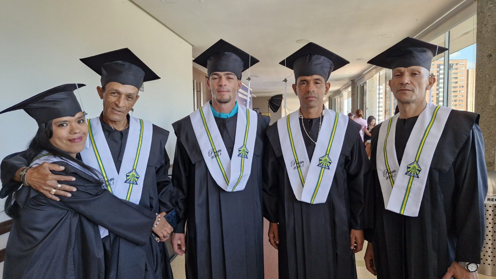 Exhabitantes de calle de Medellín se forman en primaria, bachillerato y técnicas