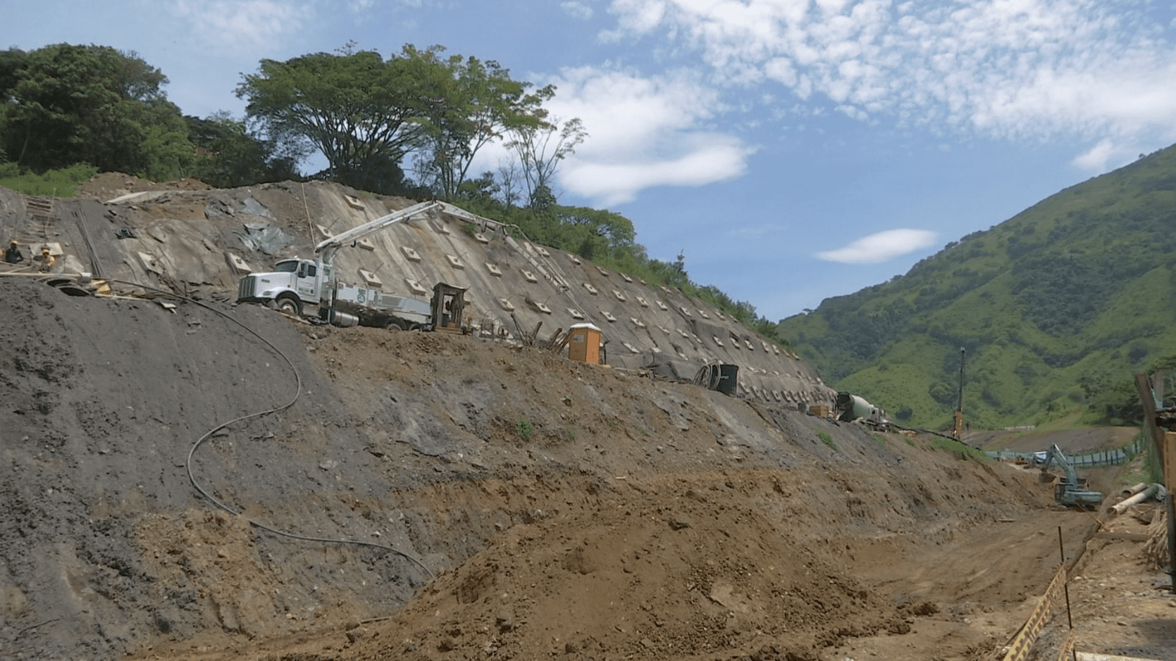 Más de ocho meses podría tardar el cierre de la vía al Suroeste en el sector Sinifaná