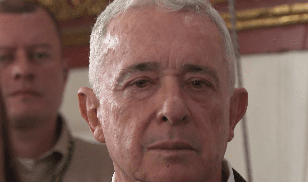 ¿Puede prescribir el proceso contra el expresidente Álvaro Uribe?